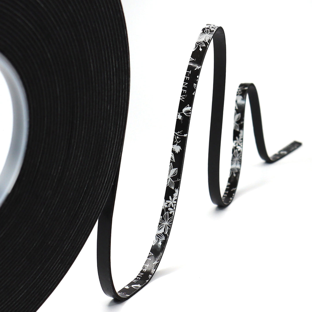 Altenew - Black Instant Dimension Foam Tape - 1/16'' x 1/4'' x 15m